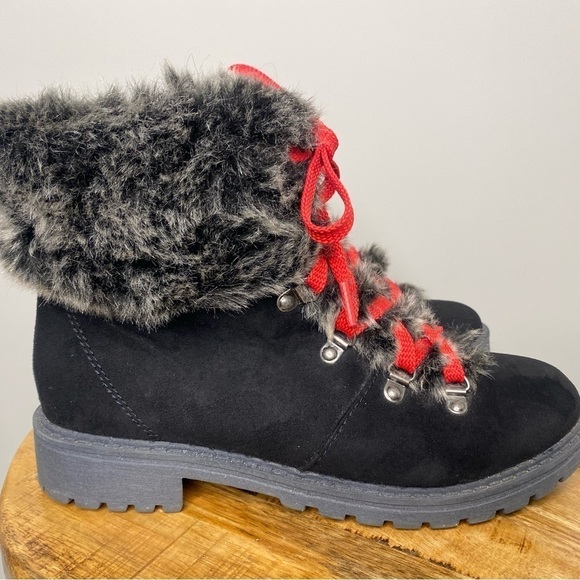 Faux Fur and suede Lug Sole Ankle Chelsea Work boot Size 9 - Picture 2 of 9